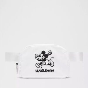 NEW Disney x lululemon Everywhere Belt Bag Long Strap 1L Mickey in Motion